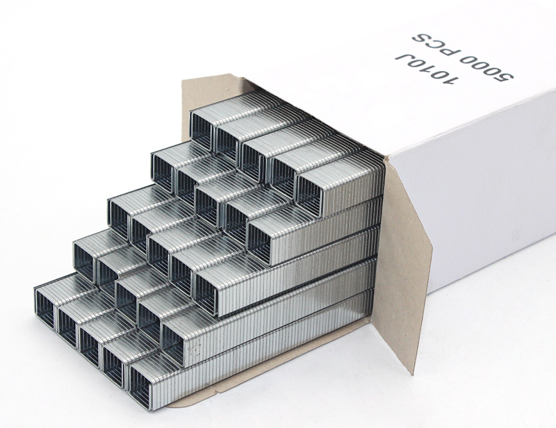 labākās skavas polsterēšanai